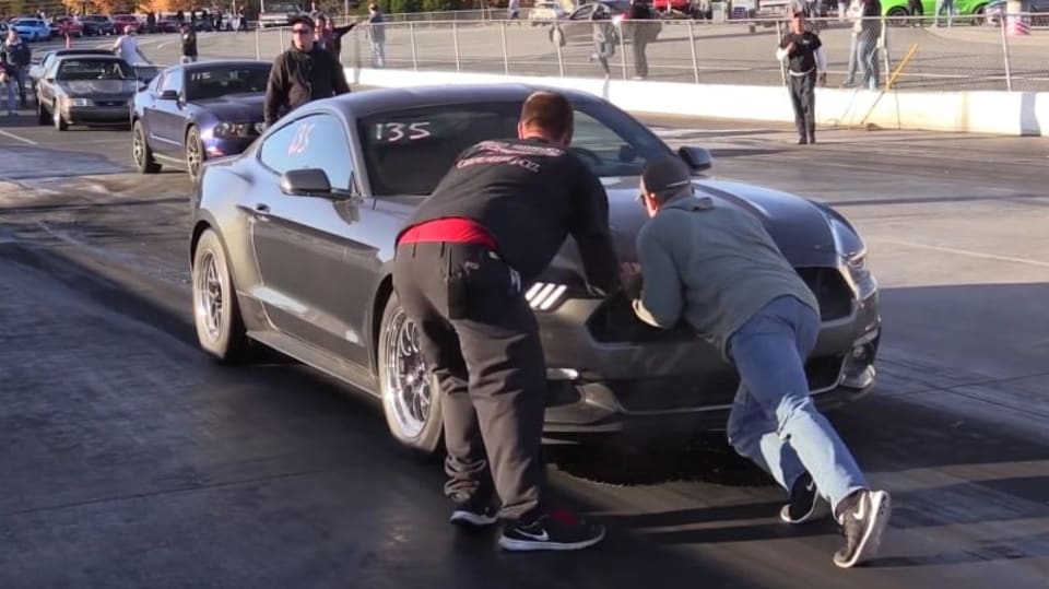 Čtyřválcový Mustang měl drtit osmiválce. Tuning ale nepřežil